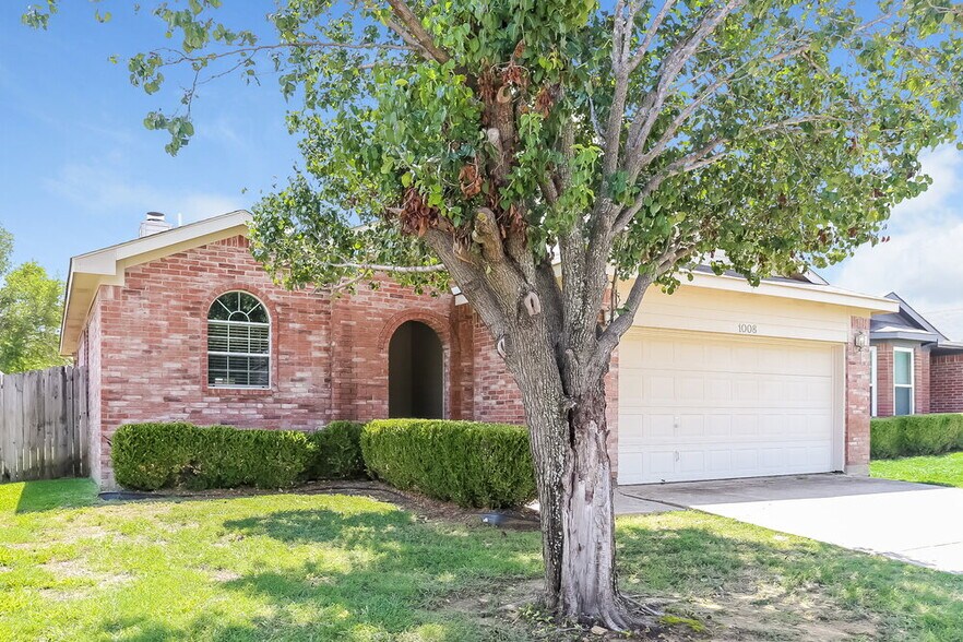 Building Photo - 1008 Buffalo Springs Dr