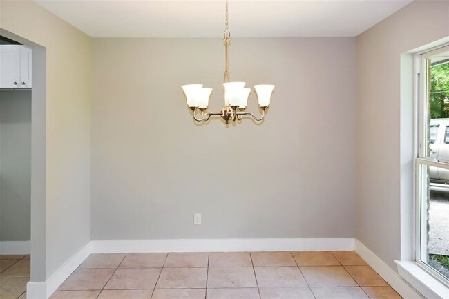 Building Photo - Gorgeous all renovated Home in Lumberton, TX!