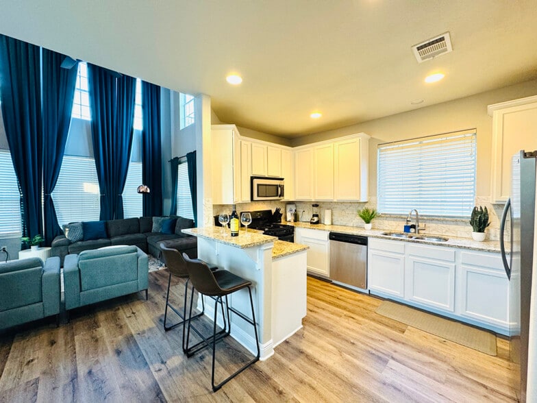 Building Photo - 2801 Goodwin Ave