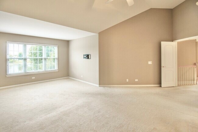 Building Photo - 24813 Ironwood Ct