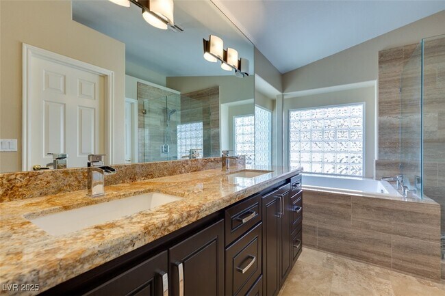 Building Photo - 1744 Knotty Pine