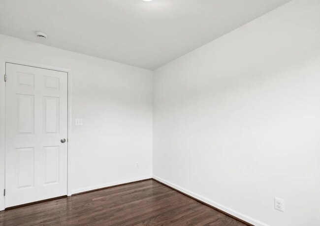 Building Photo - 5522 Lanham Way