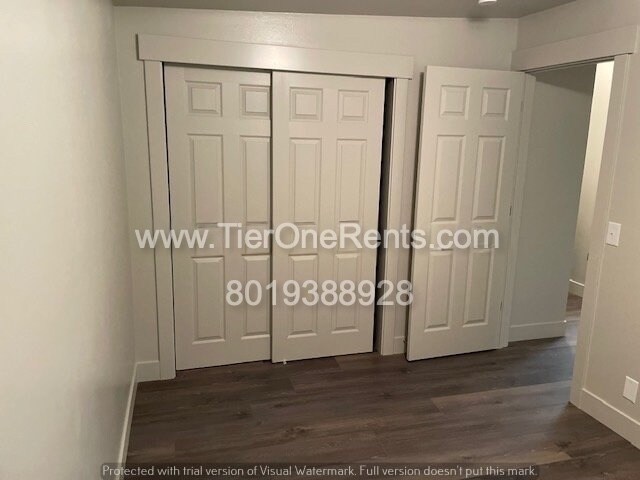 Building Photo - Charming 2 Bed Duplex with 900 Sq Ft in So...