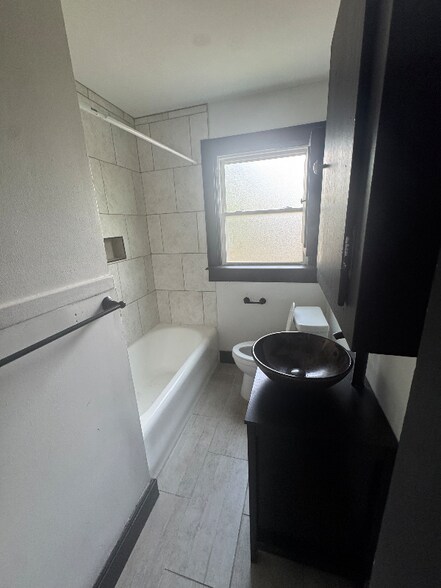 Building Photo - 1516 Carolina Ave