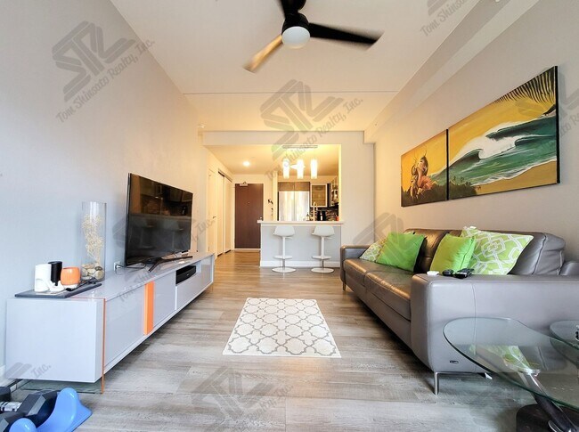 Building Photo - AVAILABLE SOON - 1BR / 1Bath / 1Pkg - Rent...