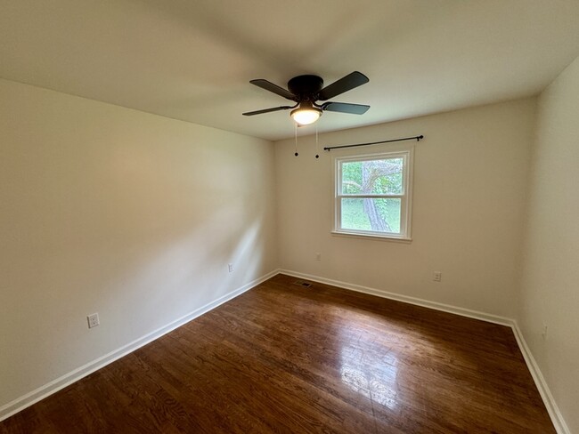 Building Photo - 3207 Searcy Dr NW