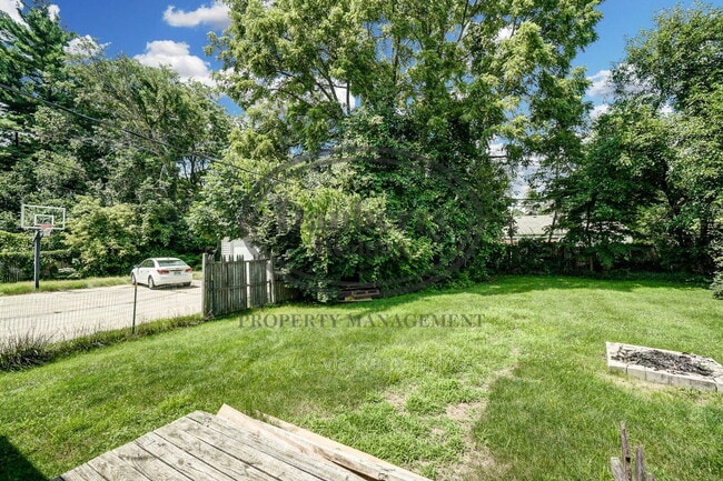 Building Photo - 3164 Kylemore Rd