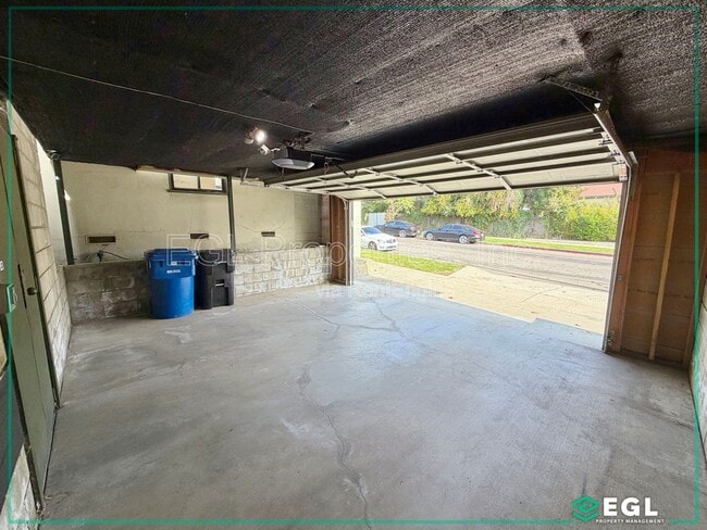 Building Photo - 7601 Kittyhawk Ave