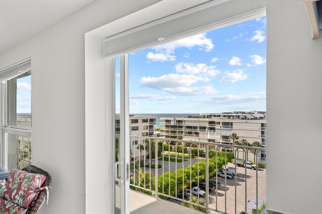 Building Photo - 3230 S Ocean Blvd