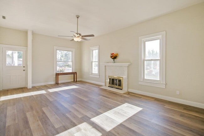 Building Photo - Pendegast House-ADU