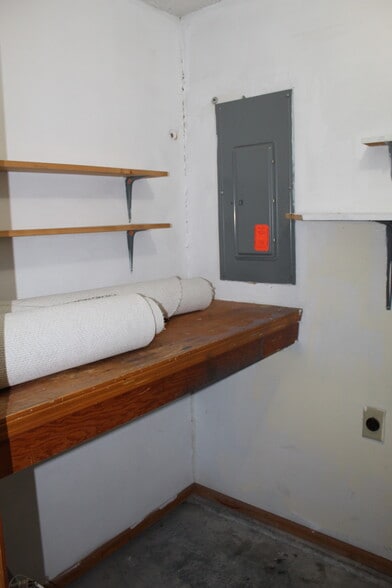 Laundry room - 2252 W Twin Acres Ct