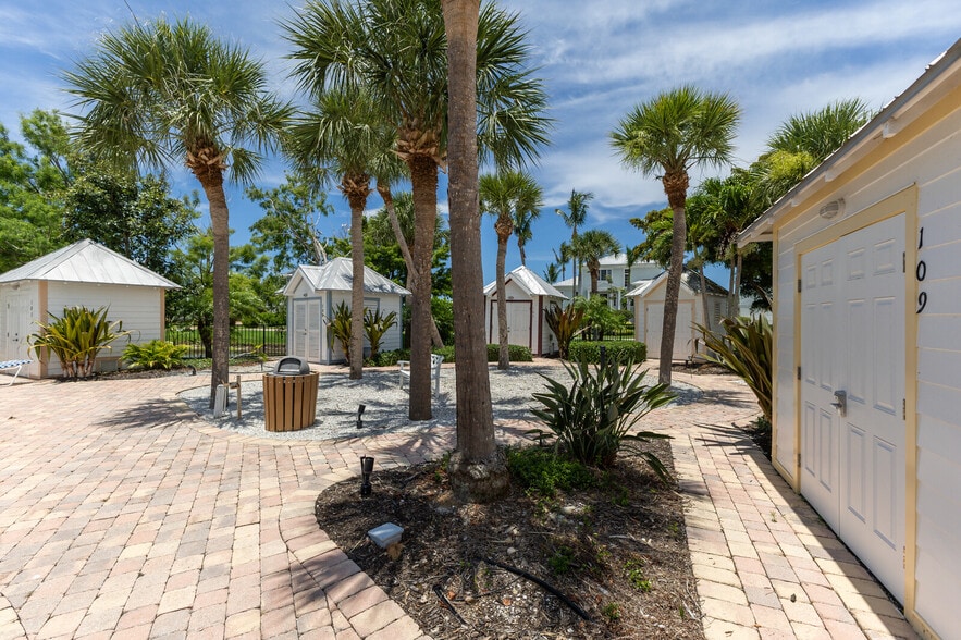 Building Photo - 11780 Anglers Club Dr