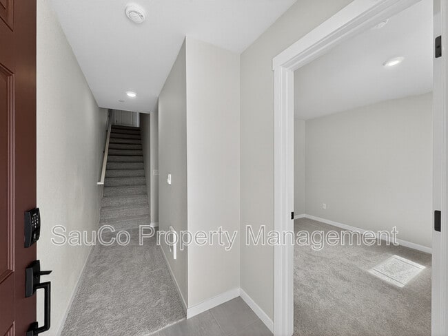 Building Photo - 7513 NW Eleanor Ave