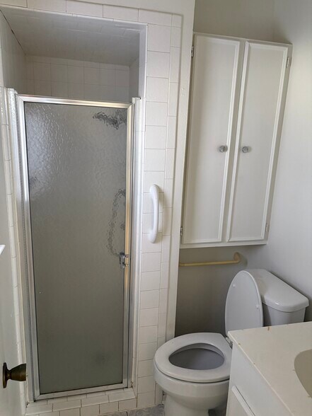 Building Photo - 206 Cedarcrest Dr