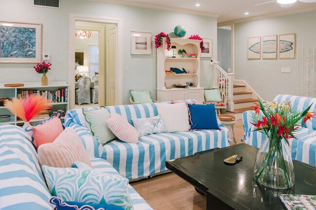 Building Photo - 519 28th St