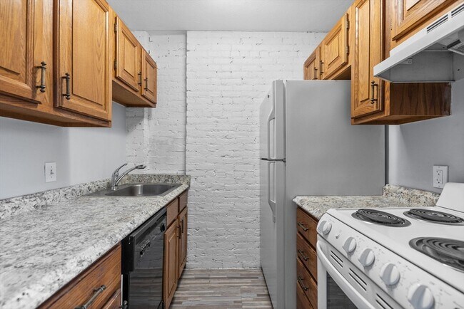 Building Photo - 439 Marlborough St