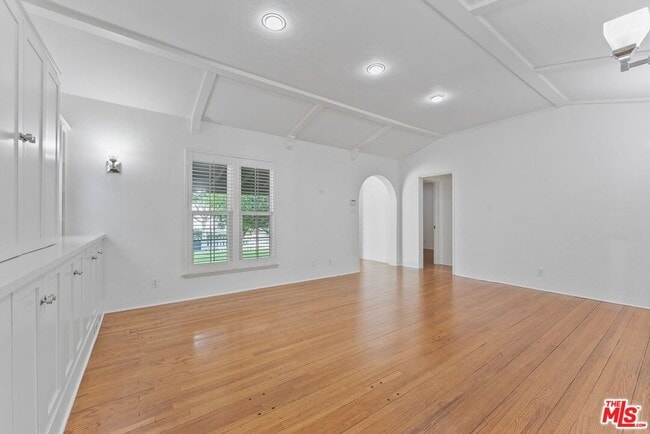 Building Photo - 125 Evergreen St