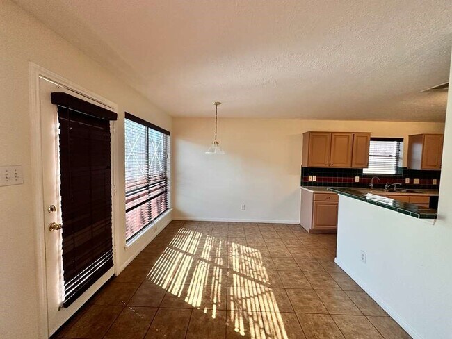 Building Photo - 2203 Nashua Dr