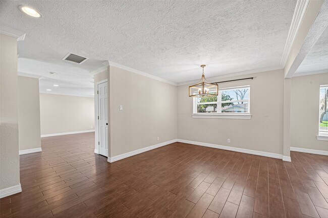 Building Photo - 2010 Spillers Ln