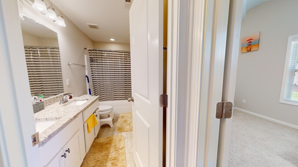 Building Photo - Very Well Maintained Home in East Richland S/D