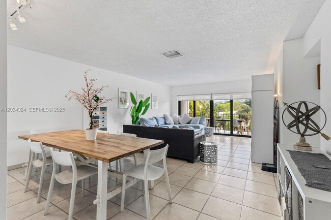 Building Photo - 575 Crandon Blvd