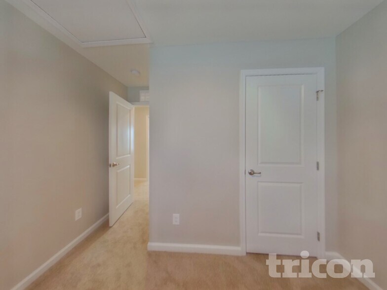 Building Photo - 1340 Lena St