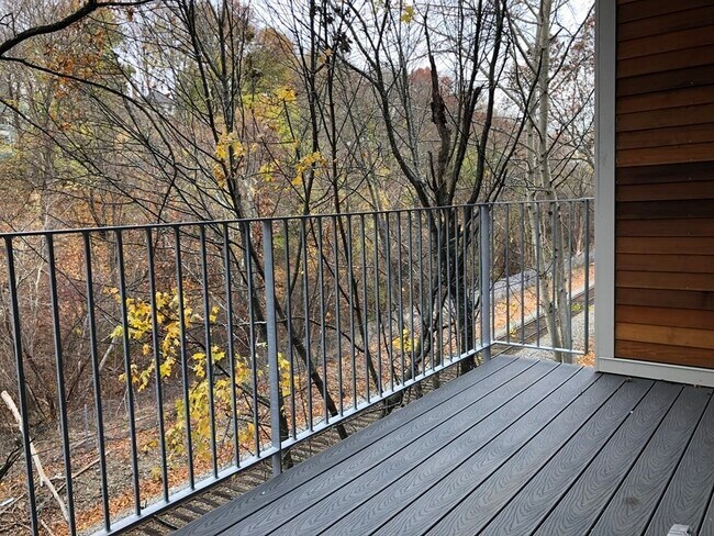 Building Photo - 20 Taft Hill Park