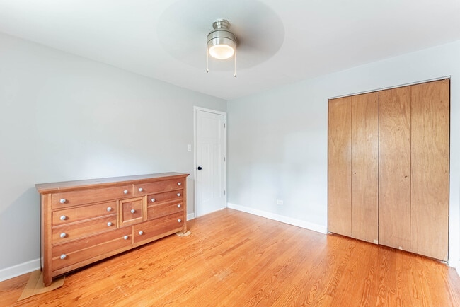 Building Photo - 5936 W 97th St