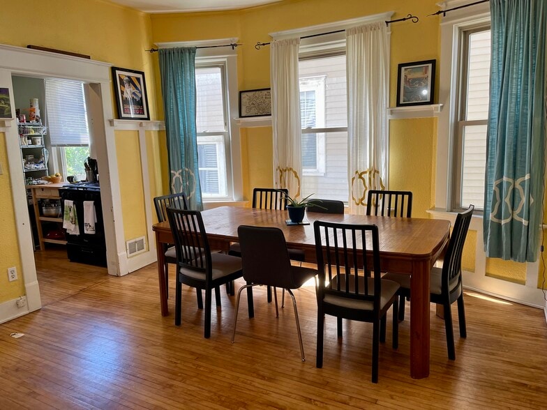 Dining Room - 2732 N Fratney St