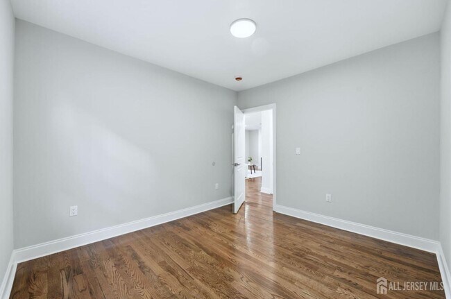 Building Photo - 46 Eppirt St