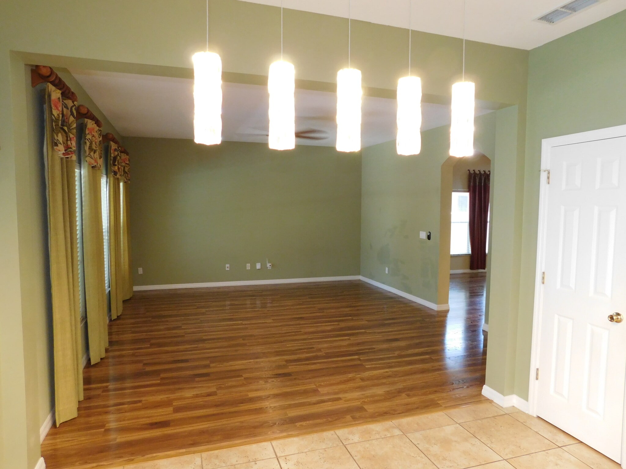 Building Photo - 2320 Darlin Cir