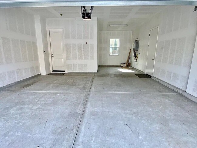 Building Photo - 4138 Hydo Lk Wy