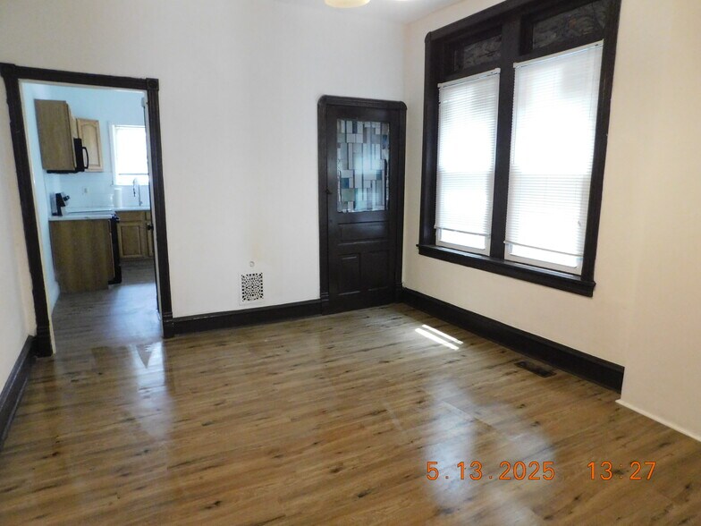 Building Photo - 445 N 53rd St