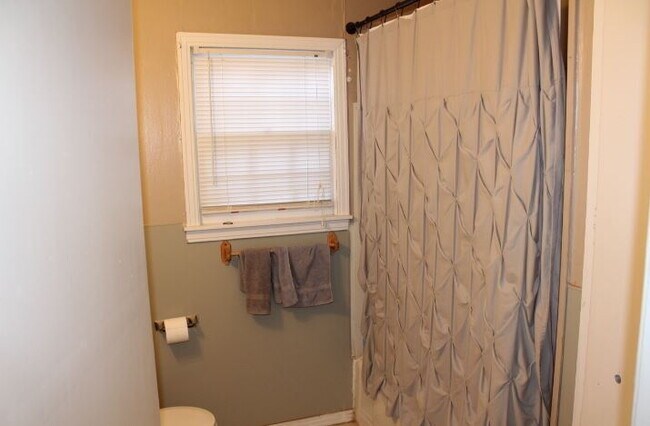 Building Photo - Updates coming soon - Flooring Updates in ...
