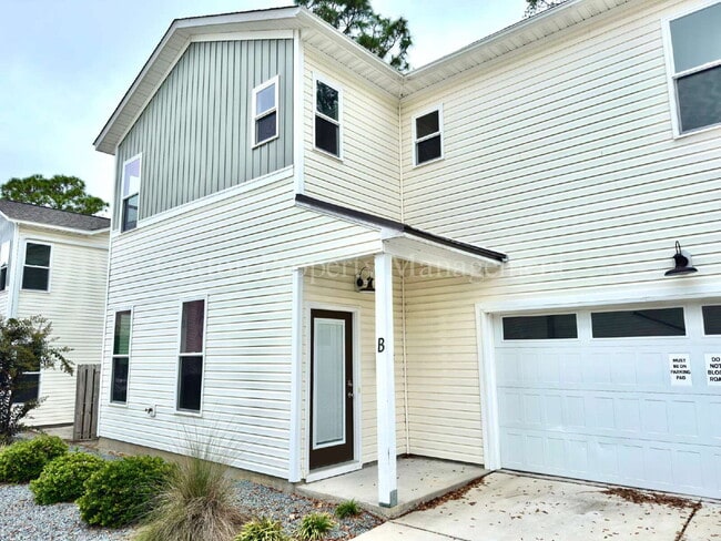Building Photo - Modern 3BR/2.5BA Townhome | $2,100/mo. | P...