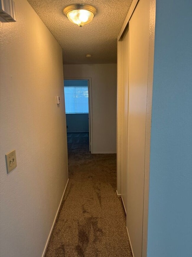 Building Photo - Charming 3-bedroom, 2-bathroom