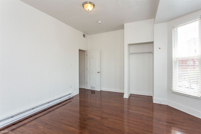 Building Photo - 3 br, 1 bath Triplex - 1539 CECIL B MOORE ...