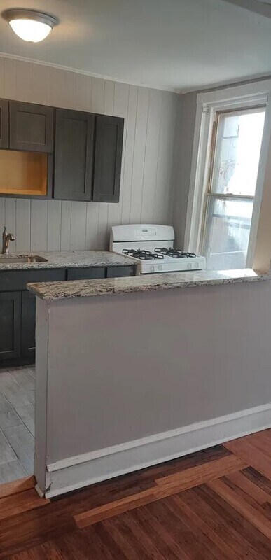 Building Photo - 1016 S 56th St