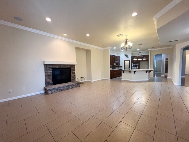 Building Photo - Spacious Single Story Three Bedroom Home