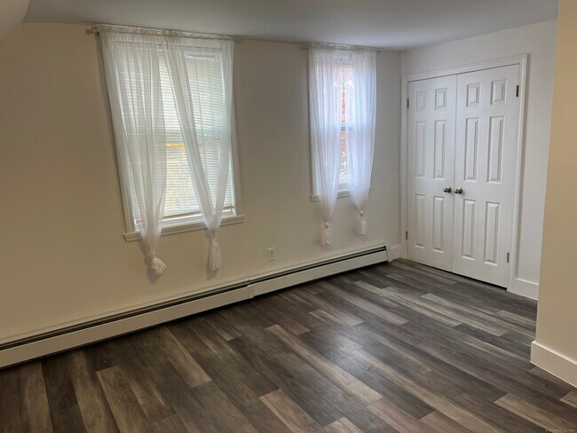 Building Photo - 4 Magnolia St