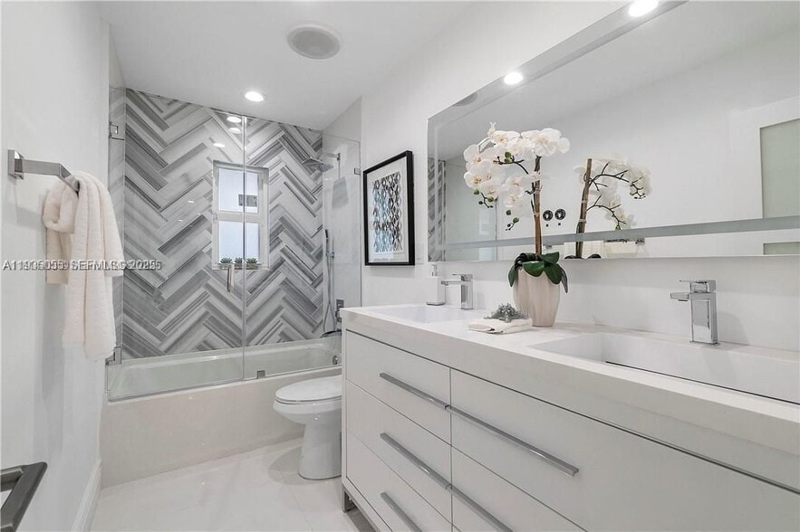 Building Photo - 224 E Acre Dr