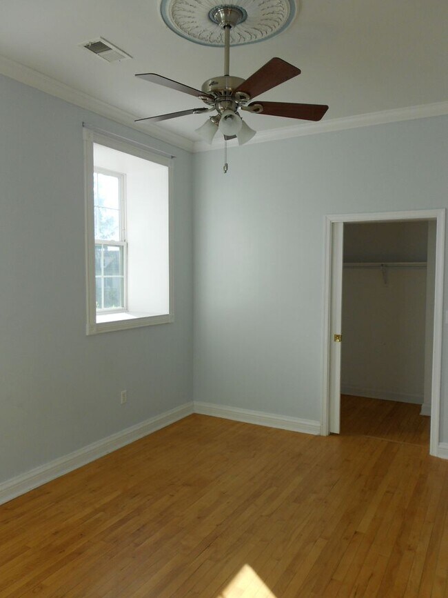 Building Photo - 217 W North St