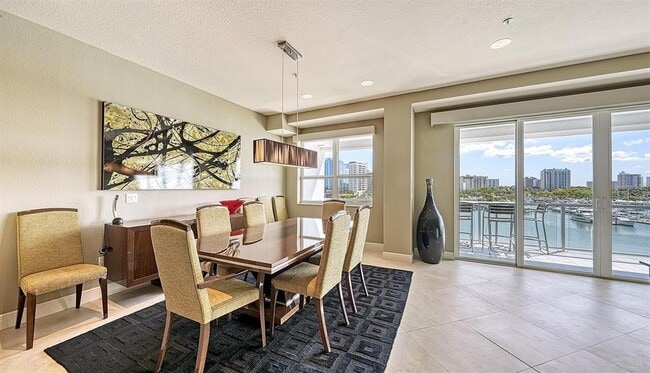 Building Photo - 650 Golden Gate Point