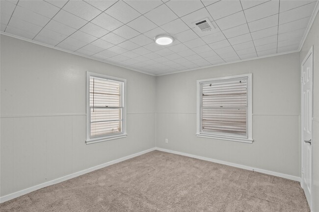 Building Photo - 1916 N Logan St