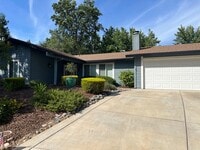 Building Photo - 3 Bedroom 2 Bathroom 2 Car Garage Home in Loomis