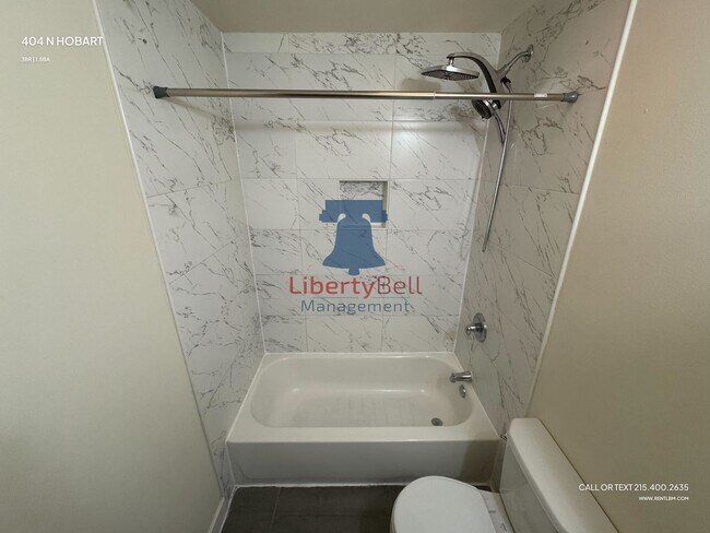 Building Photo - 404 N Hobart St