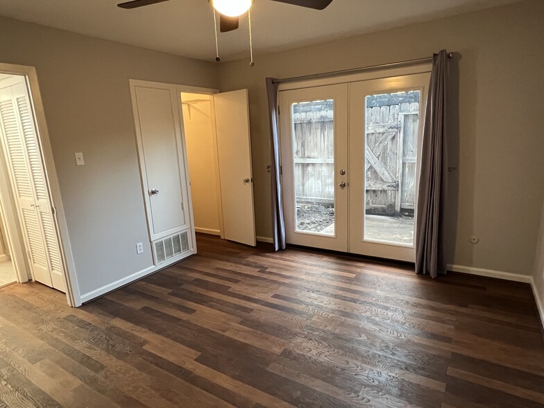 Building Photo - 9021 Gaylord Dr