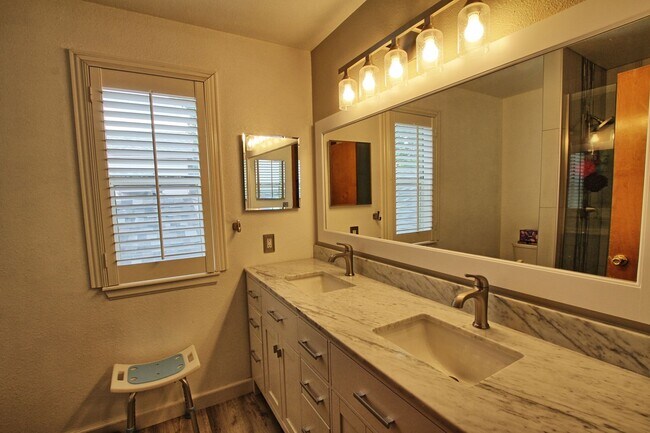 Building Photo - 4 bed 3 bath home in Clarke Farms Parker