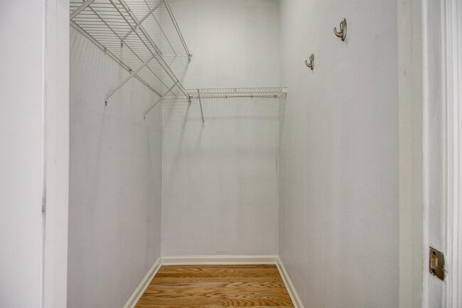 Building Photo - 1300 Grand St