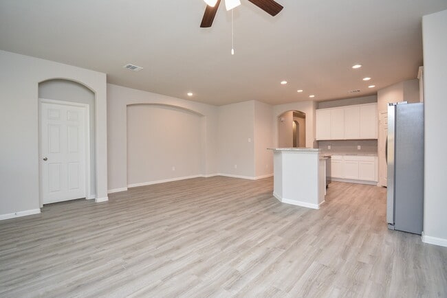 Building Photo - 27326 Grey Fox Run